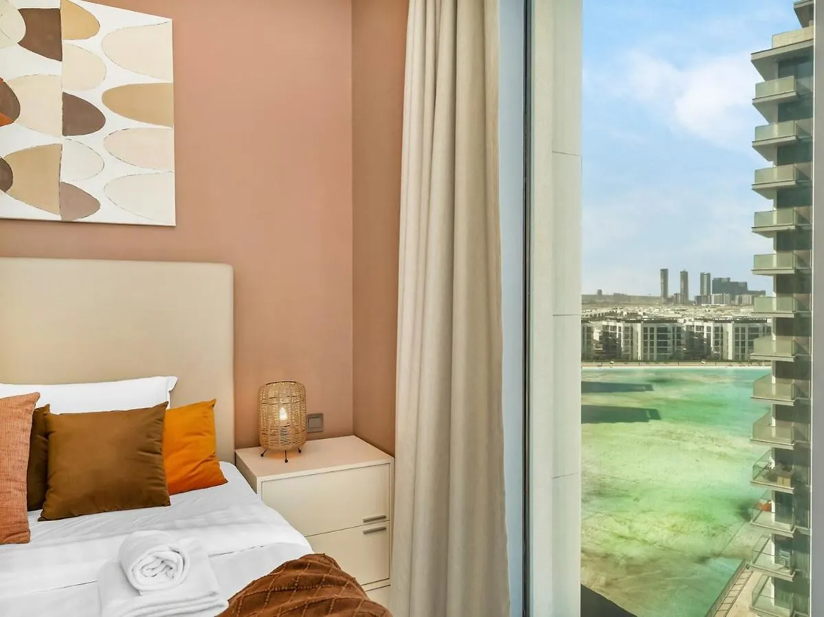 Stunning Central 2Br Lagoon View & Private Beach Dubaj 0*,