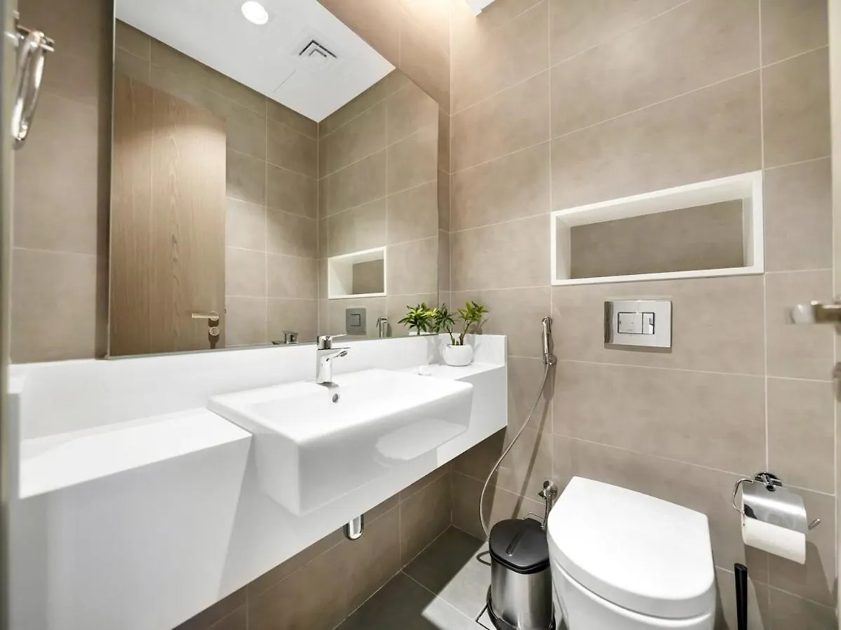 Stunning Central 2Br Lagoon View & Private Beach Dubai 0*,