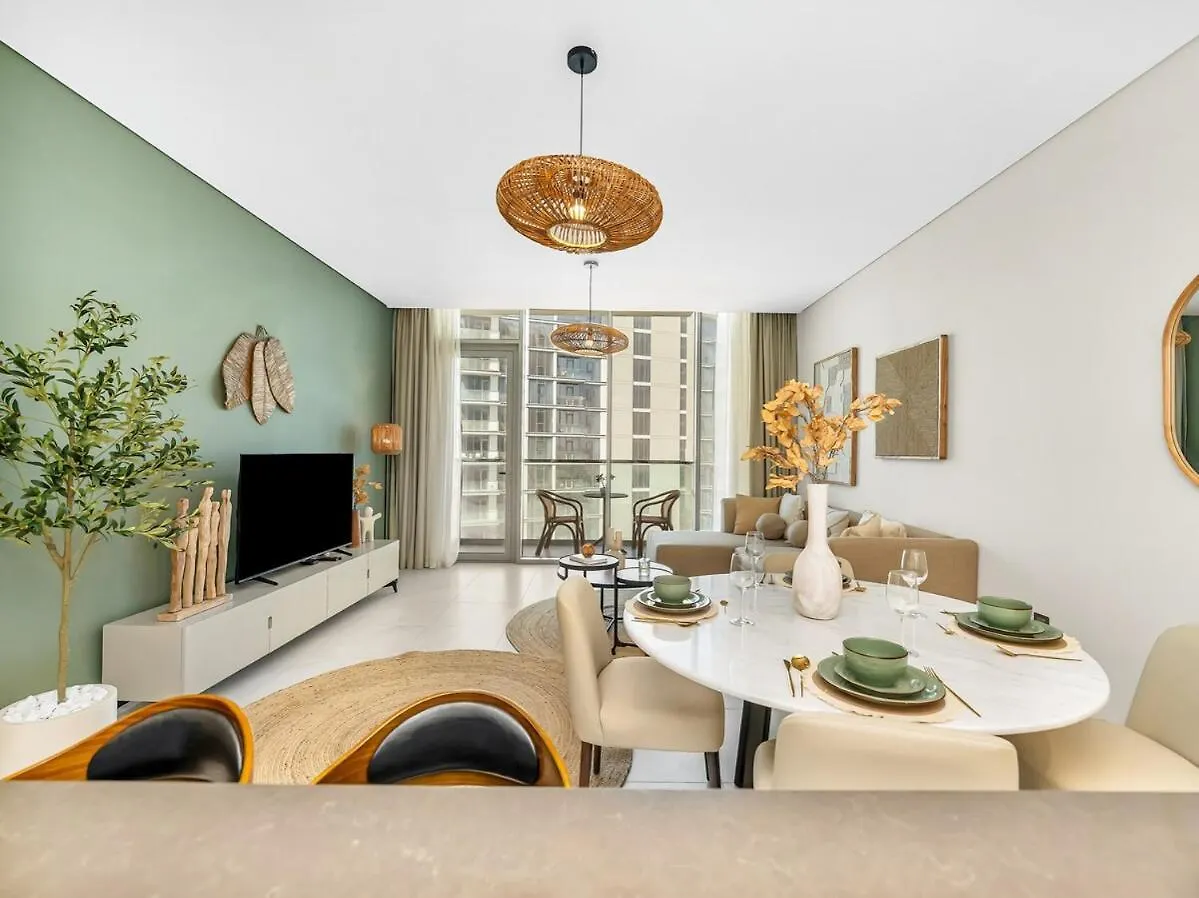 Apartment Stunning Central 2Br Lagoon View & Private Beach Dubai