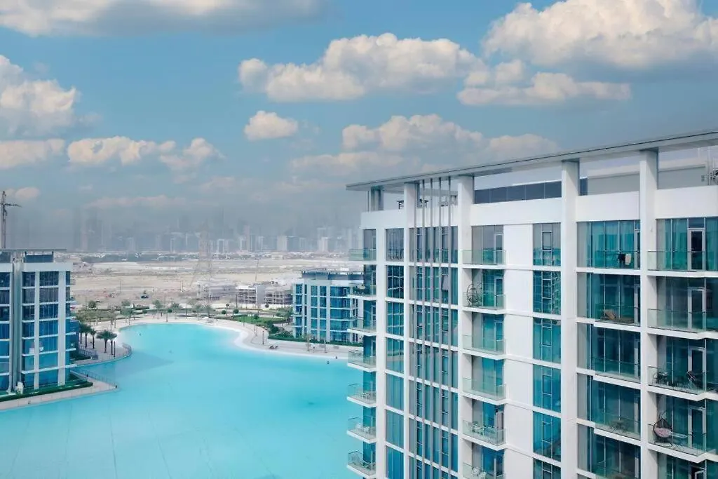 Stunning Central 2Br Lagoon View & Private Beach Dubai Apartment