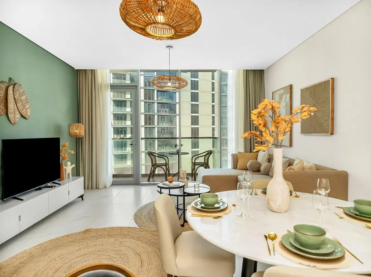 Apartment Stunning Central 2Br Lagoon View & Private Beach Dubai