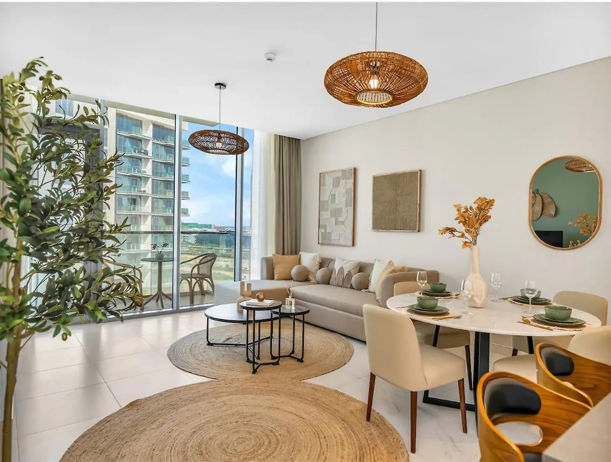 Apartment Stunning Central 2Br Lagoon View & Private Beach Dubai