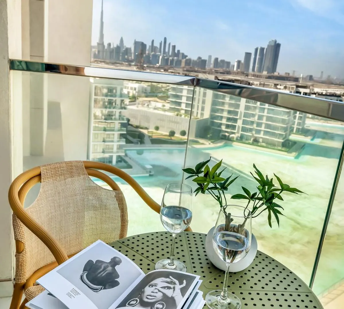 Apartment Stunning Central 2Br Lagoon View & Private Beach Dubai